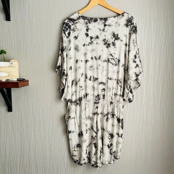 Green Envelope Kimono Sleeve Romper Women’s size XL - Picture 6 of 7